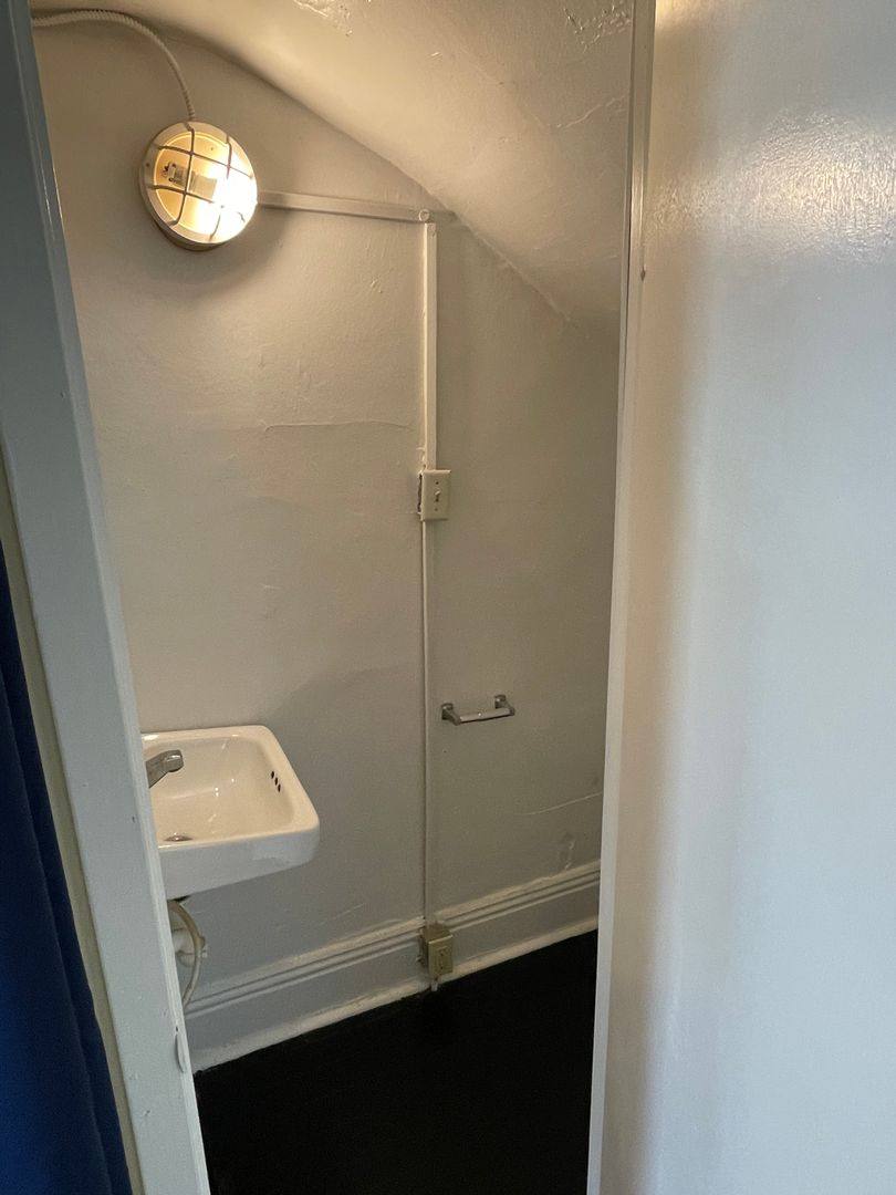 Townhouse for rent at 2717-19 Milan St, New Orleans, LA 70125