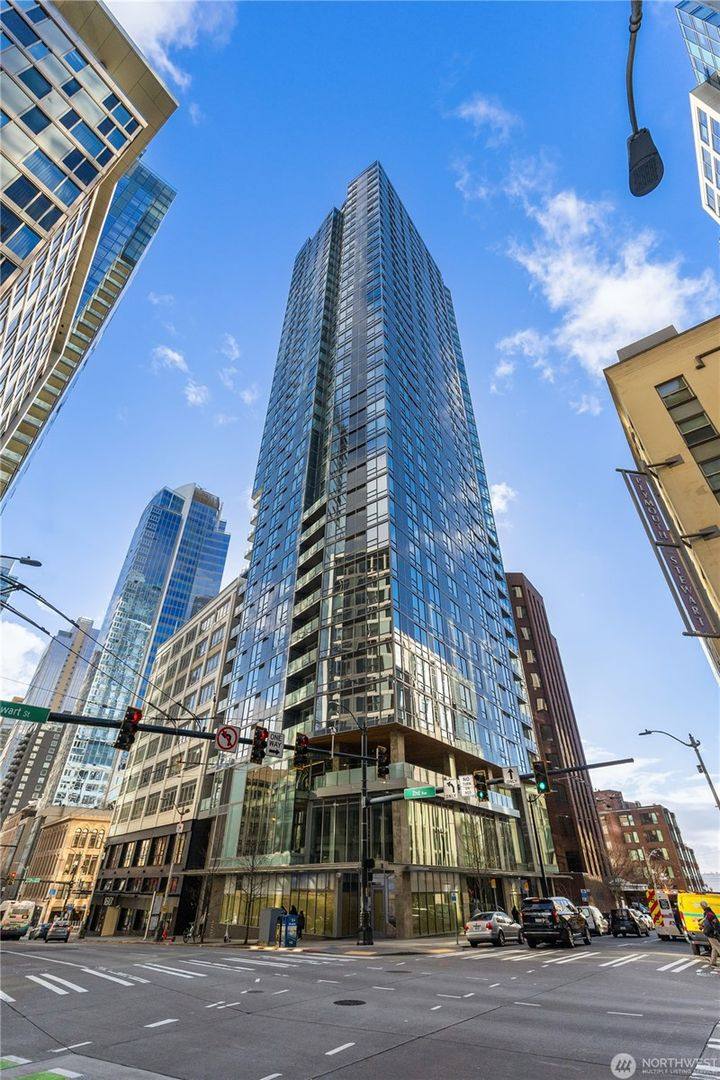 Condo for rent at 121 Stewart St, Seattle, WA 98101
