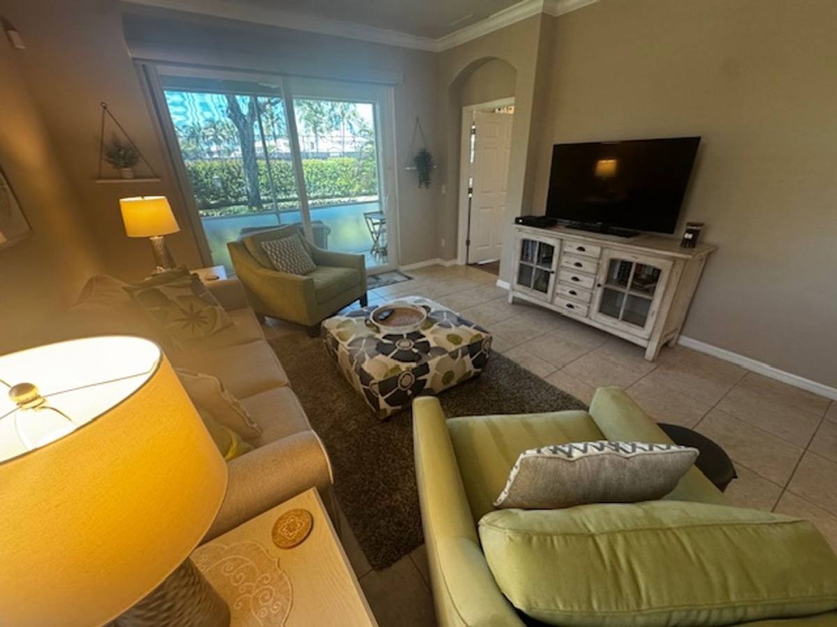 House for rent at 7850 Lake Sawgrass Loop, Fort Myers, FL 33907