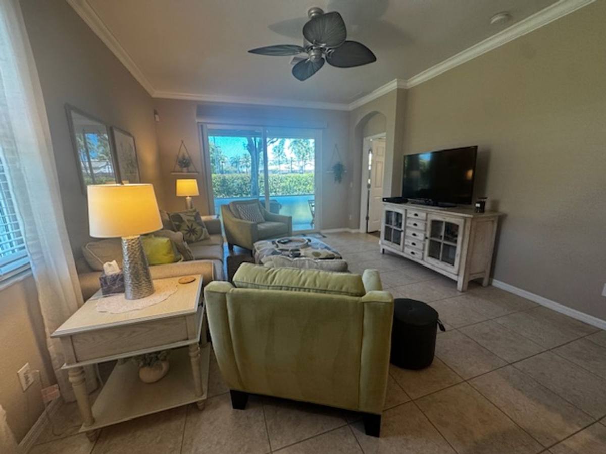 House for rent at 7850 Lake Sawgrass Loop, Fort Myers, FL 33907