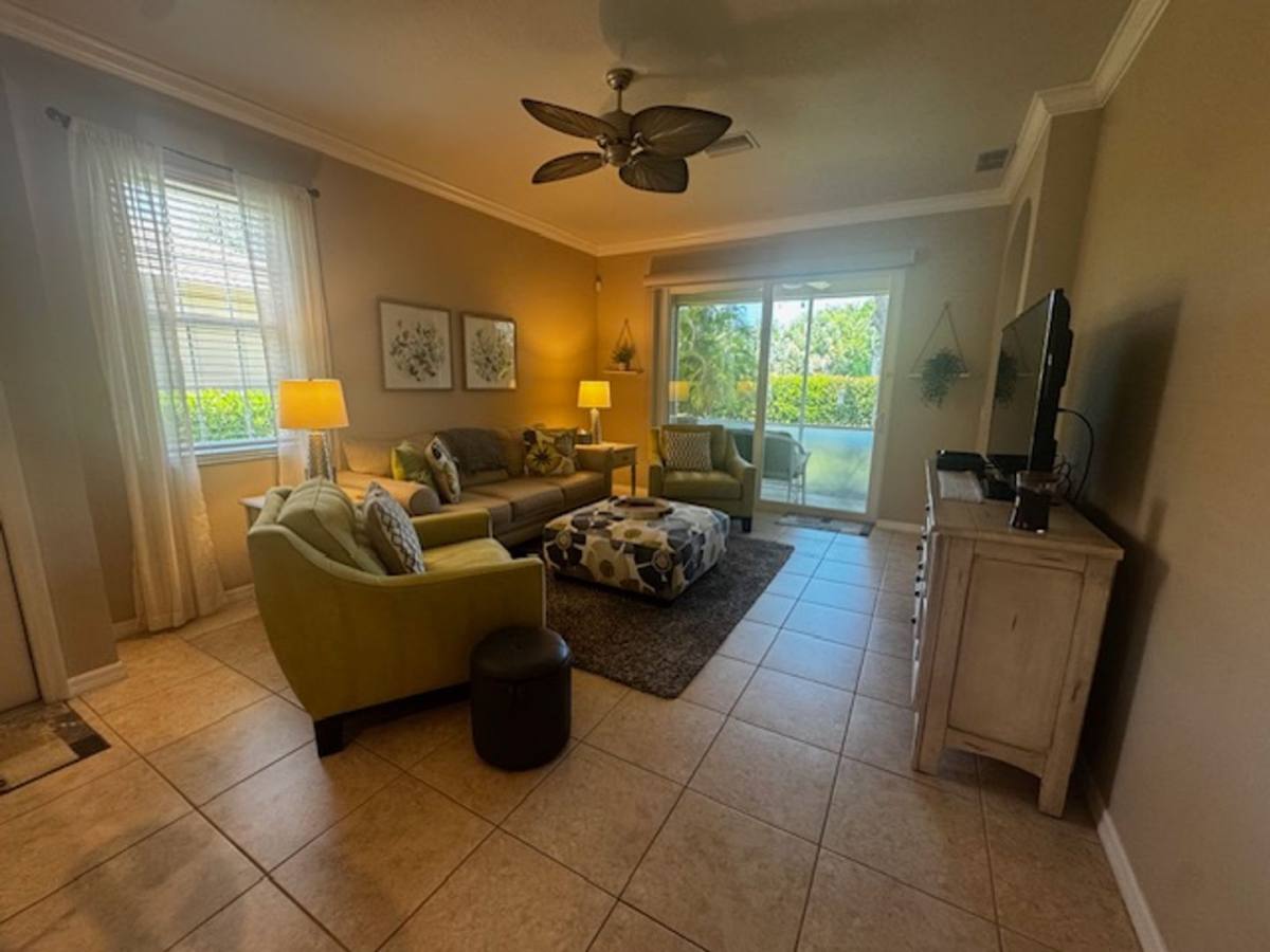 House for rent at 7850 Lake Sawgrass Loop, Fort Myers, FL 33907