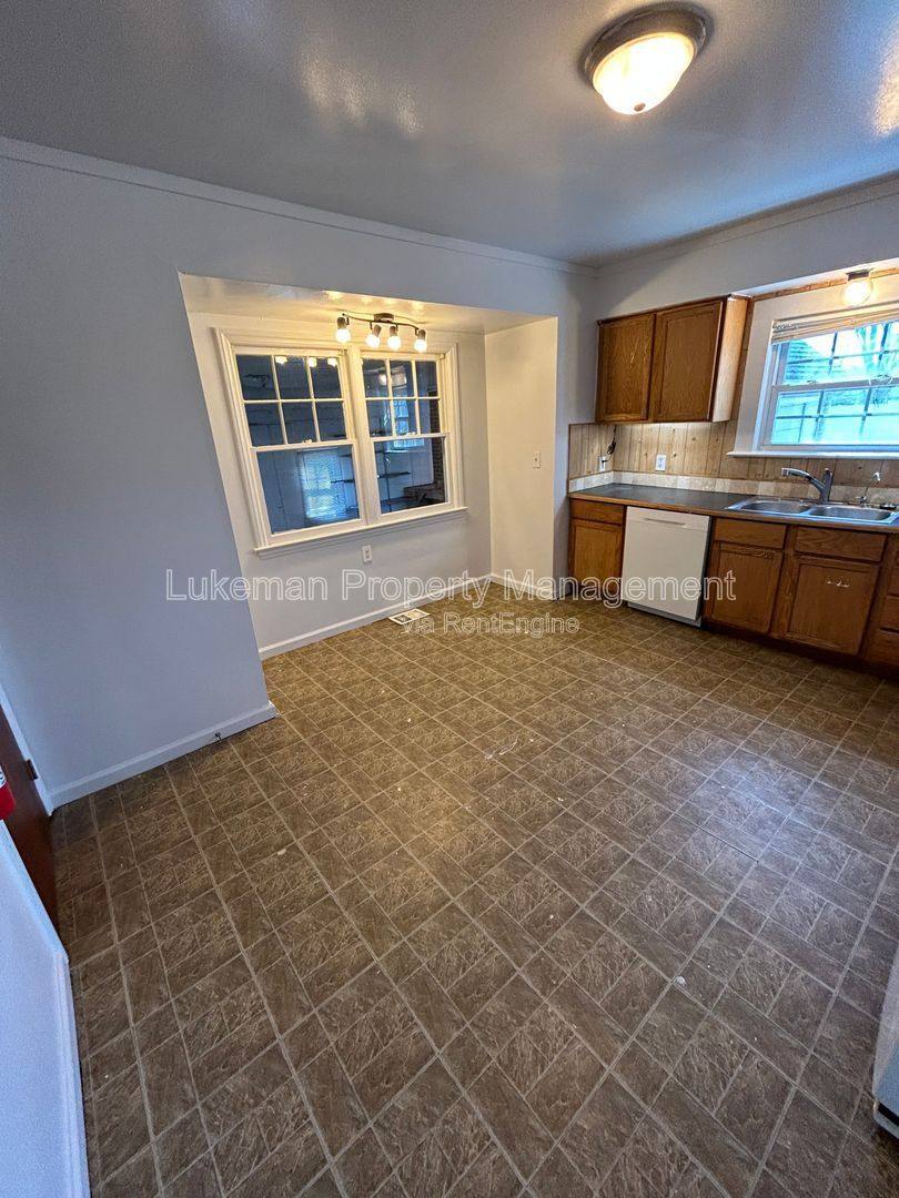 House for rent at 2004 Woodward Ave, Kalamazoo, MI 49007