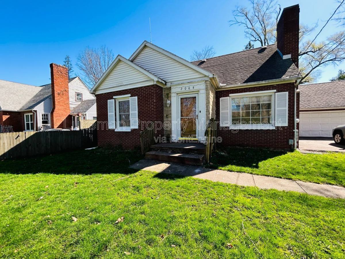 House for rent at 2004 Woodward Ave, Kalamazoo, MI 49007