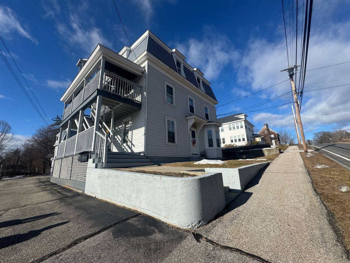 Apartment for rent at 60 Broadway #6, Suncook, NH 03275