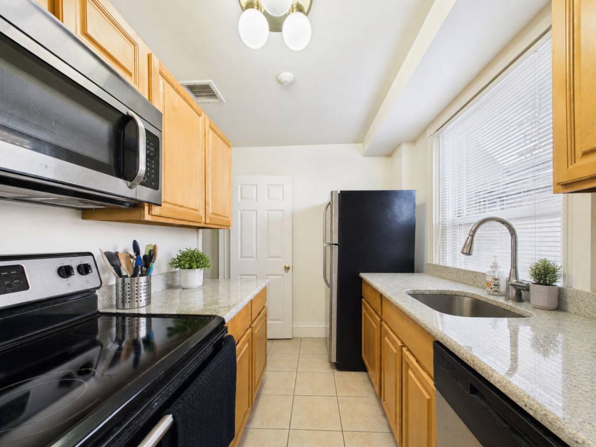 Apartment for rent at 1740 Green St, Philadelphia, PA 19130