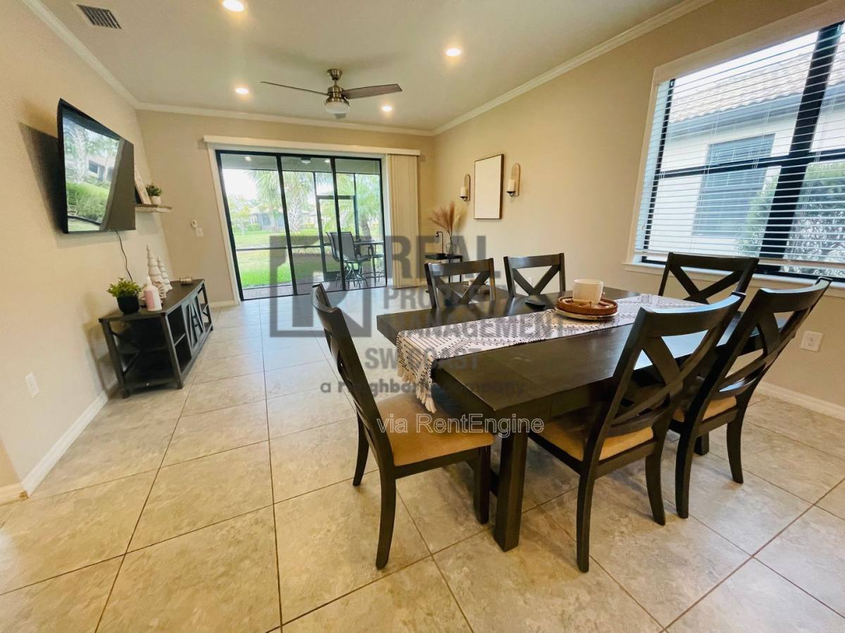 Apartment for rent at 10900 Glenhurst St, Fort Myers, FL 33913