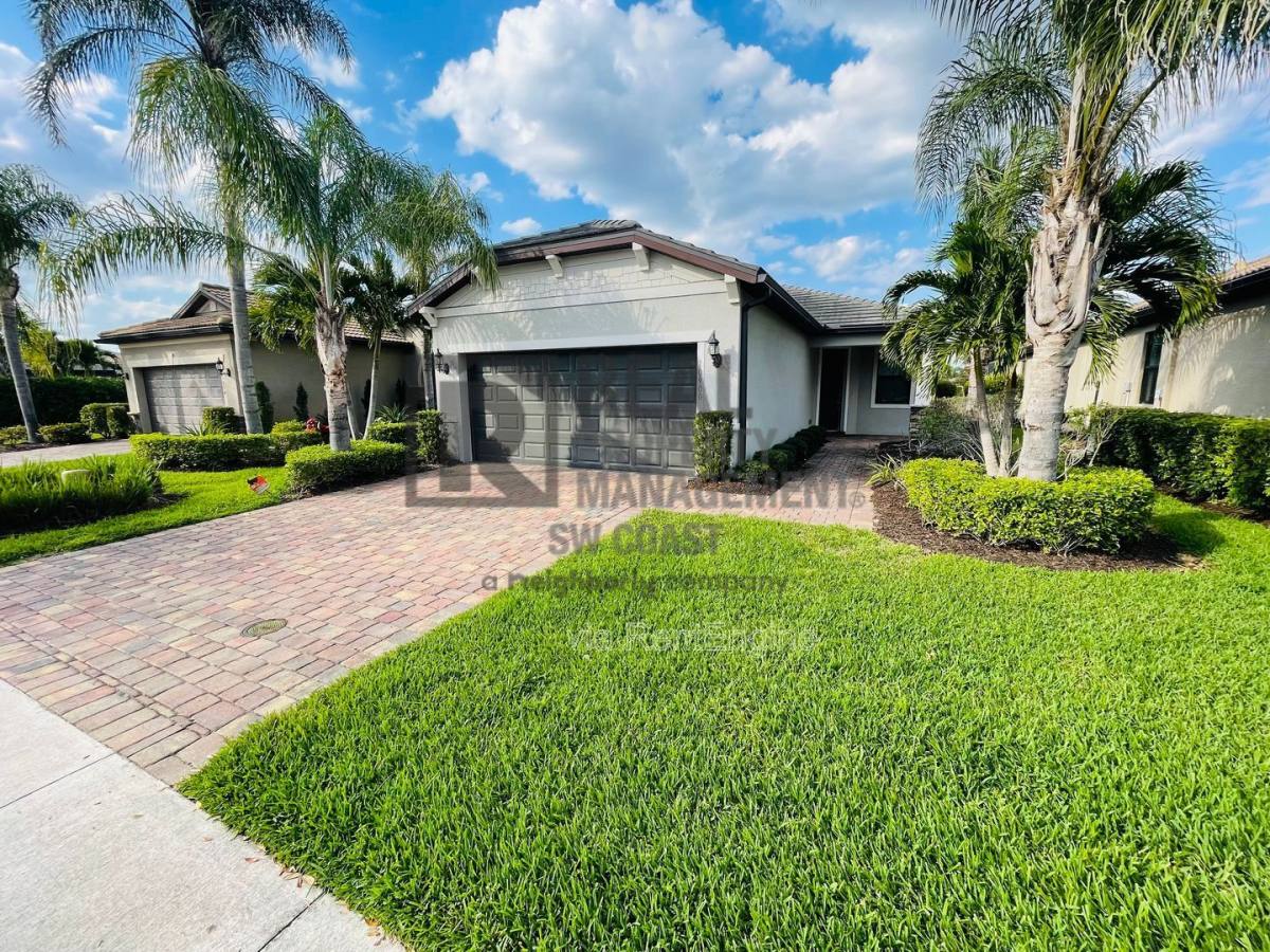 Apartment for rent at 10900 Glenhurst St, Fort Myers, FL 33913