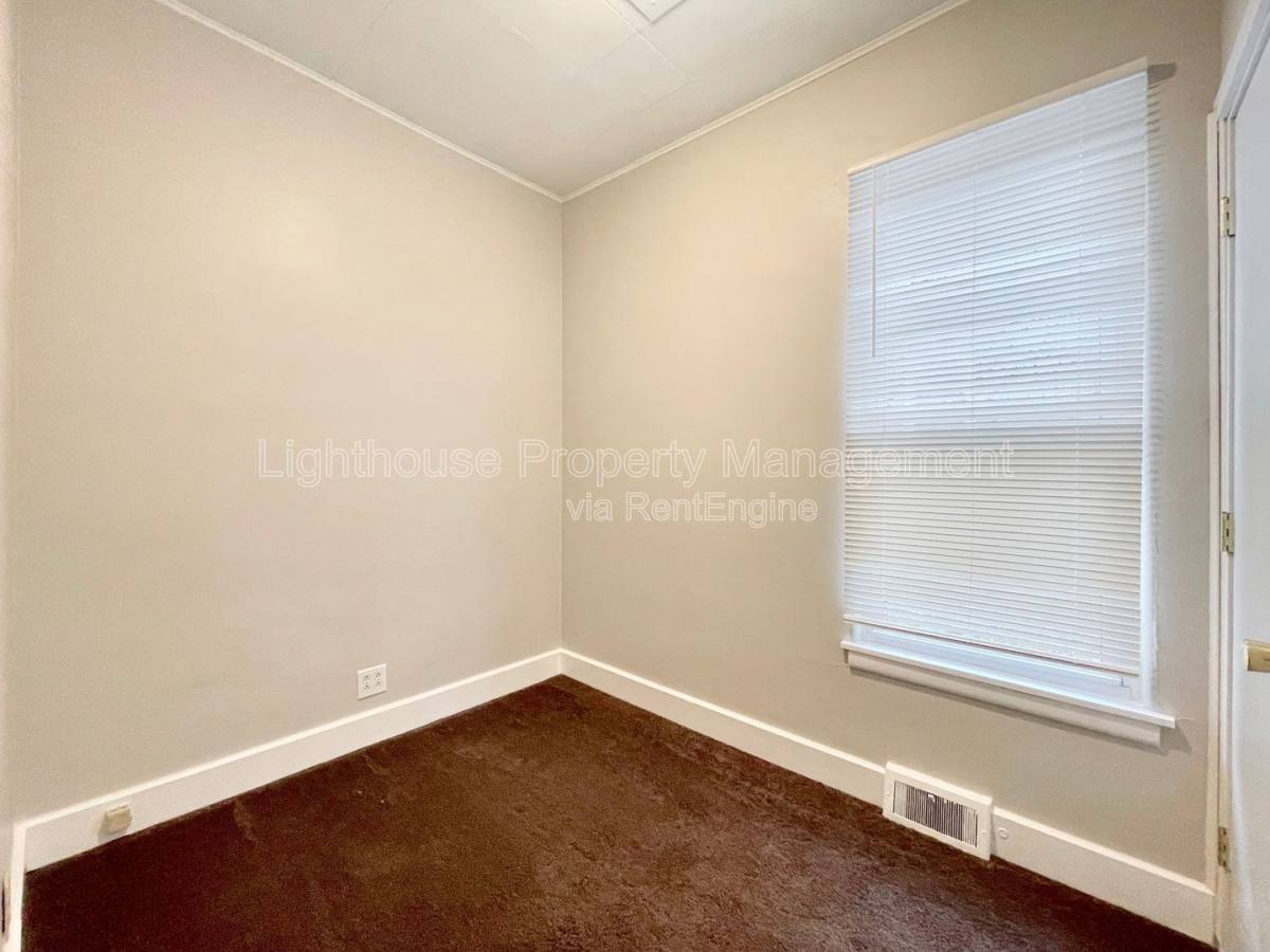 Apartment for rent at 1633 Peck St #1, Muskegon, MI 49441