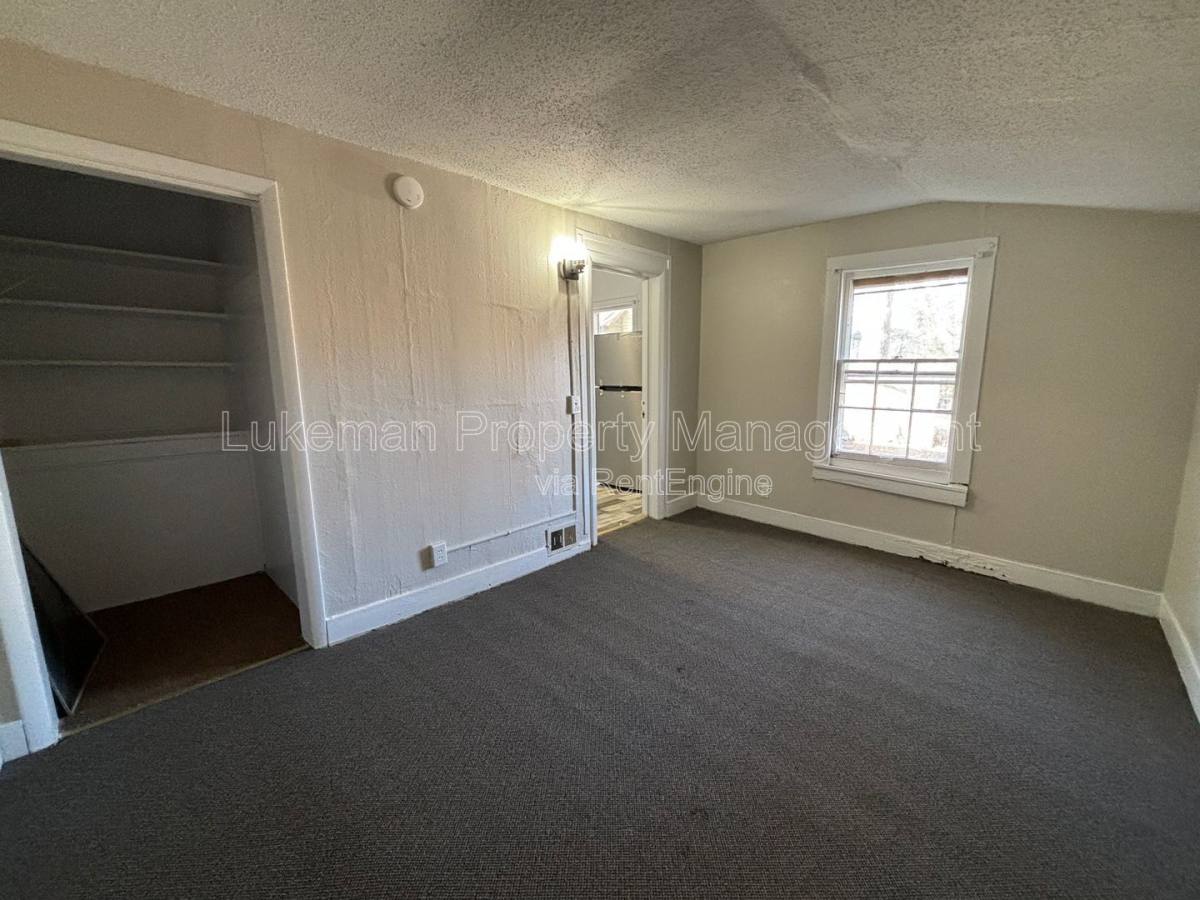 Apartment for rent at 515 Locust St #3, Kalamazoo, MI 49007