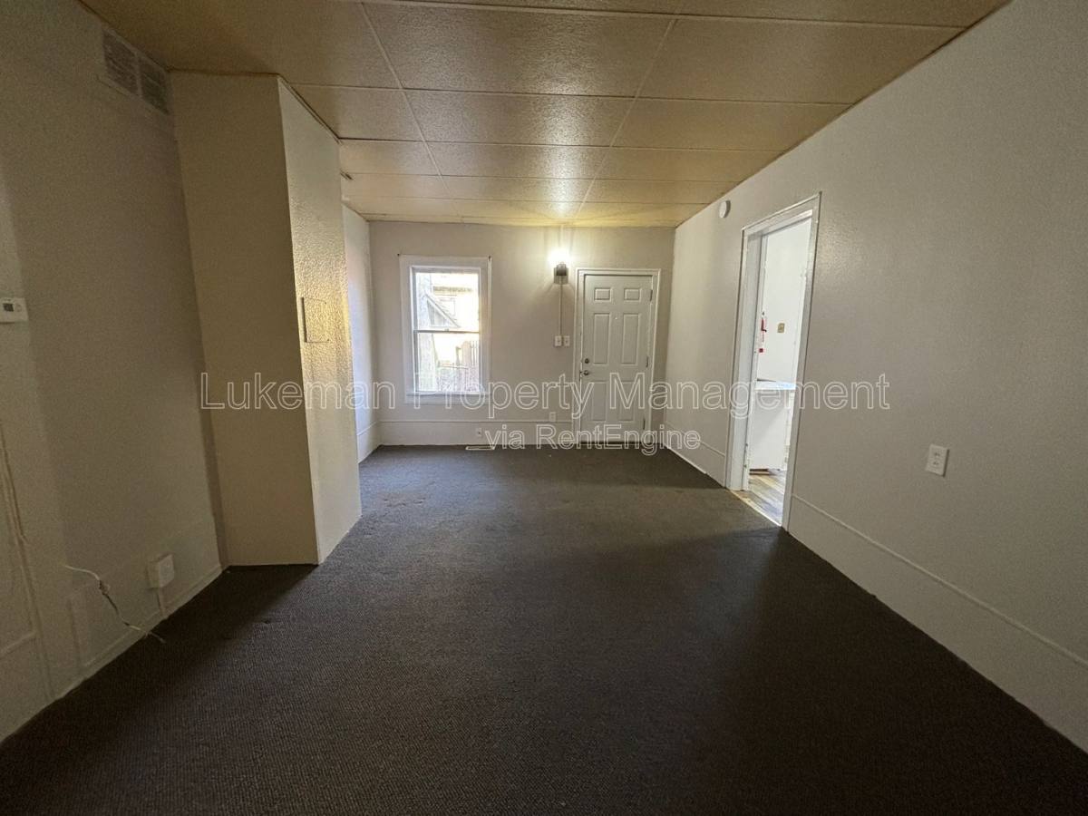 Apartment for rent at 515 Locust St #3, Kalamazoo, MI 49007