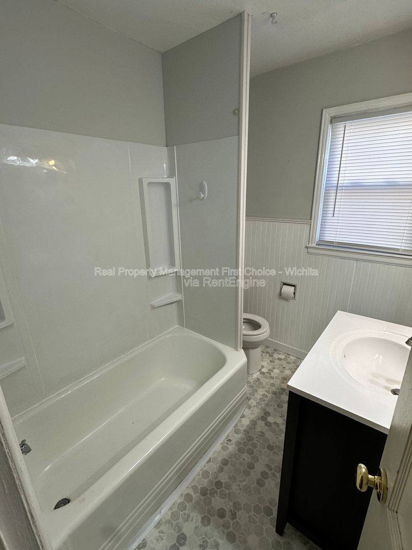 House for rent at 2448 E Aloma St, Wichita, KS 67211