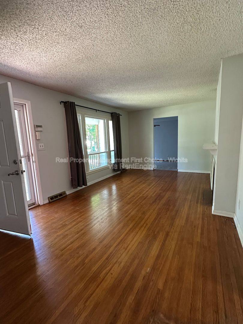 House for rent at 2448 E Aloma St, Wichita, KS 67211