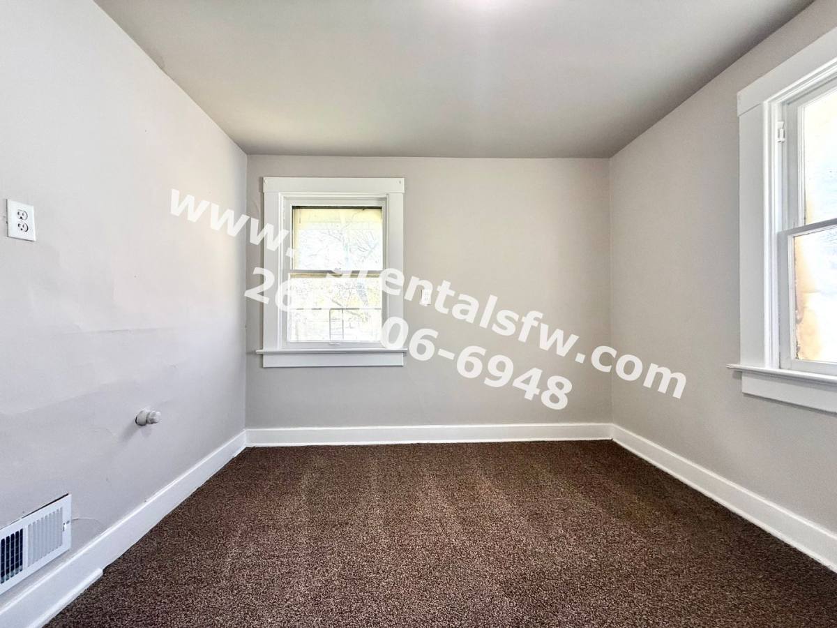 House for rent at 1023 Hamilton Ave, Fort Wayne, IN 46806