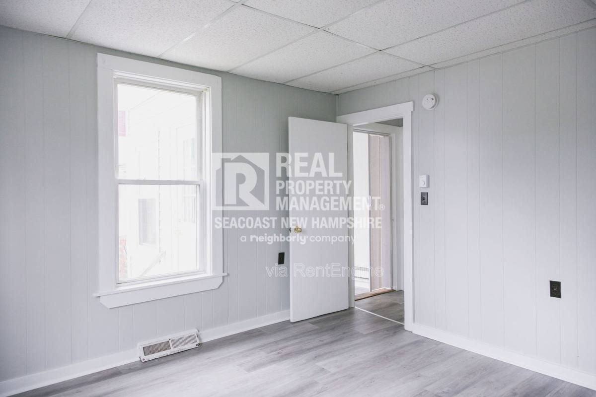 Apartment for rent at 27 Rochester St #A, Berwick, ME 03901