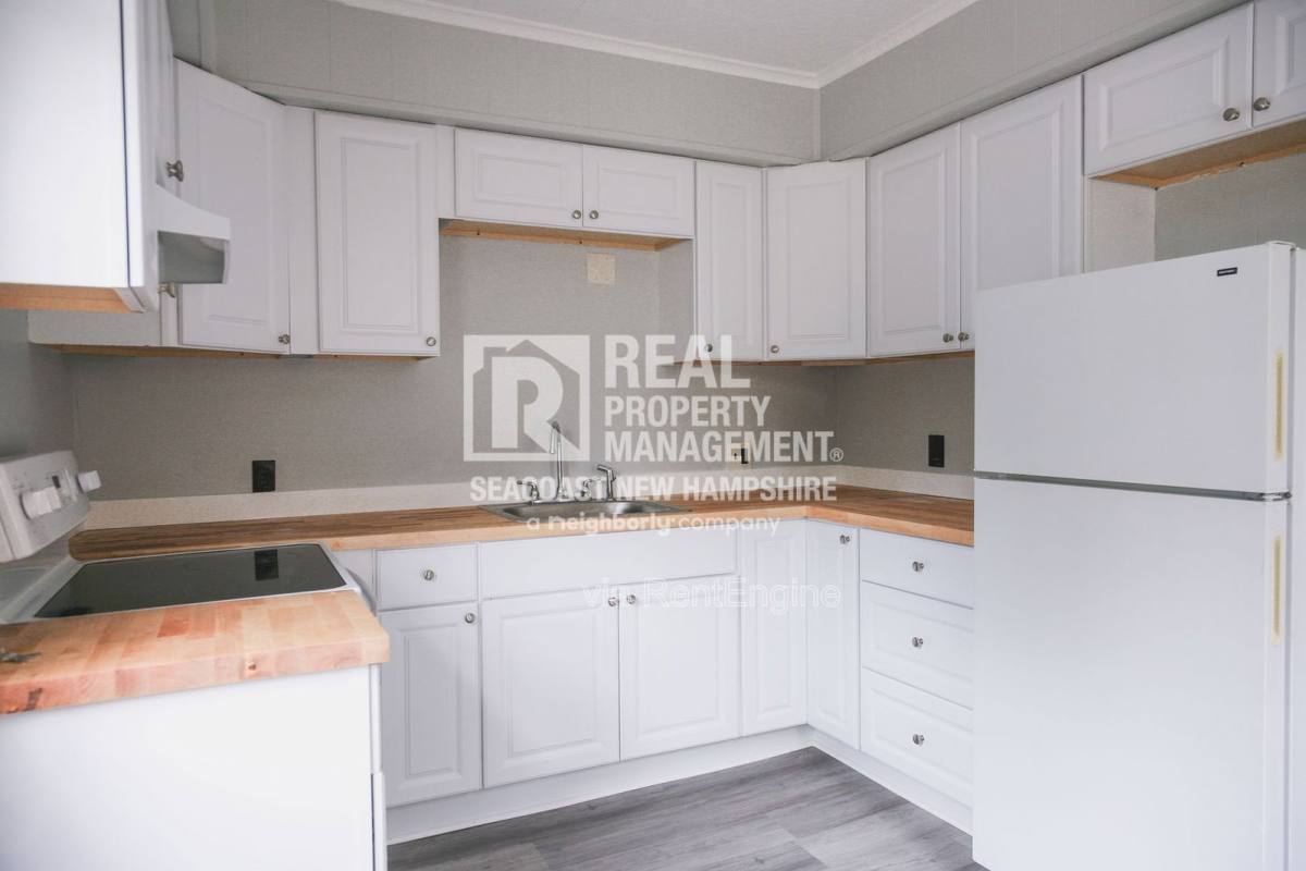Apartment for rent at 27 Rochester St #A, Berwick, ME 03901
