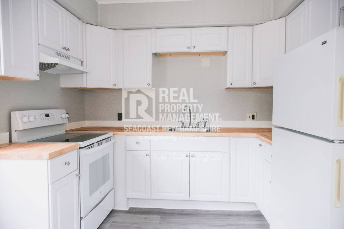 Apartment for rent at 27 Rochester St #A, Berwick, ME 03901