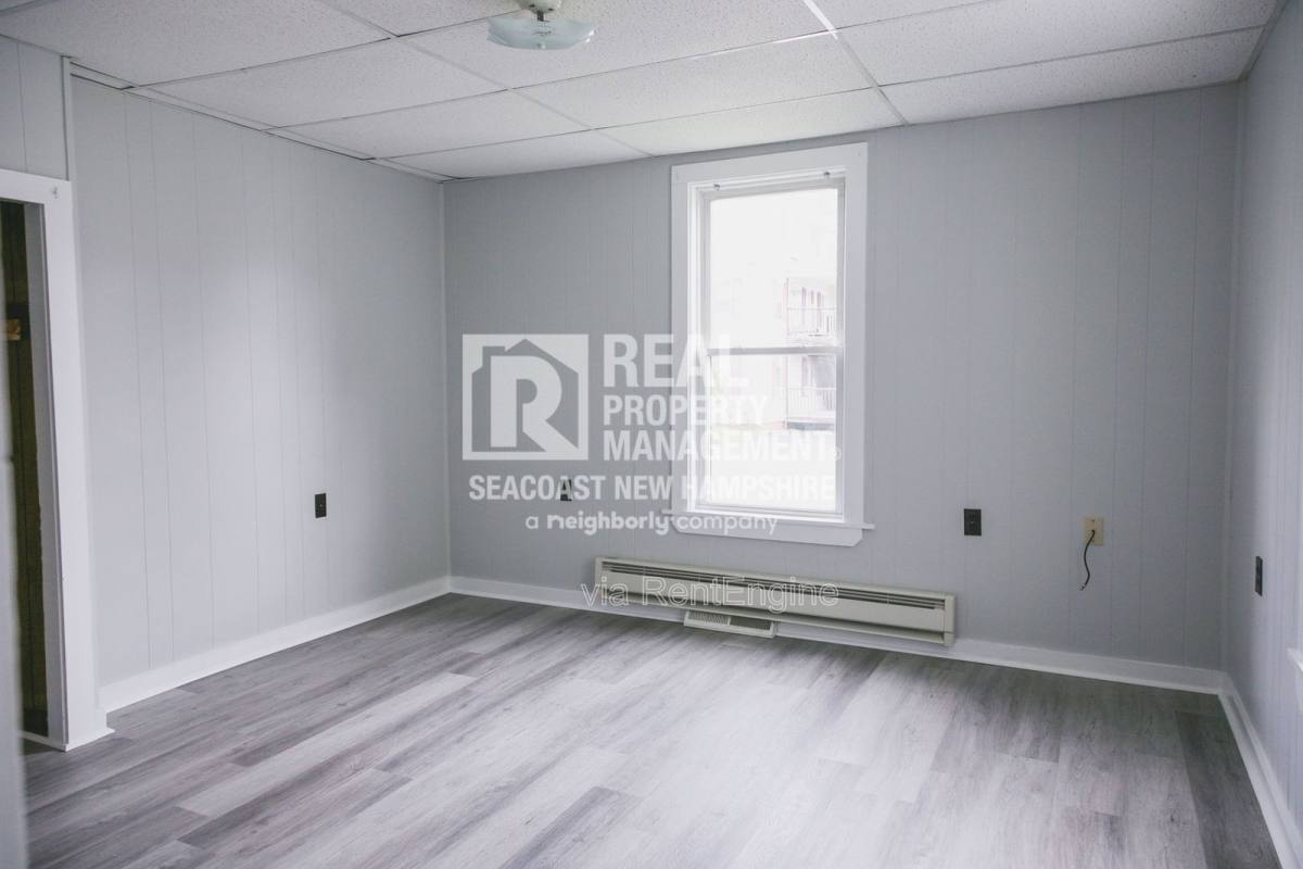 Apartment for rent at 27 Rochester St #A, Berwick, ME 03901