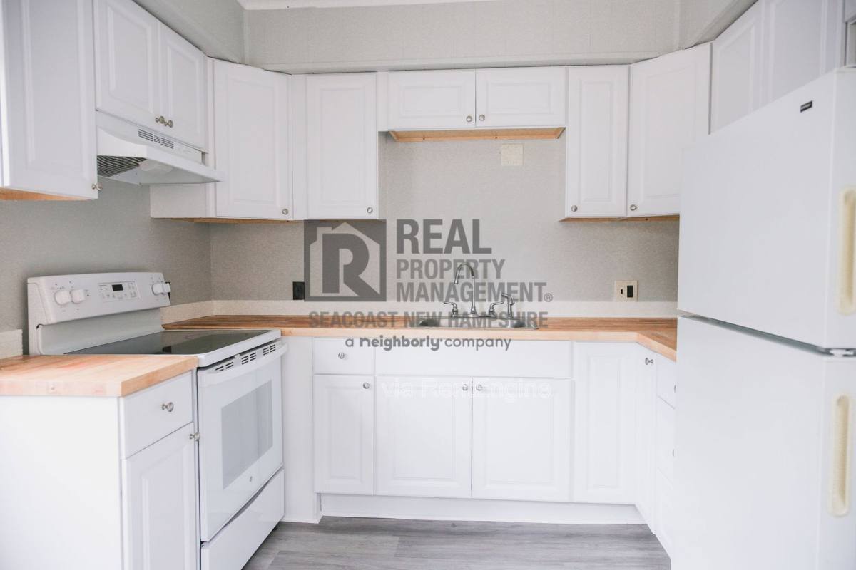 Apartment for rent at 27 Rochester St #A, Berwick, ME 03901