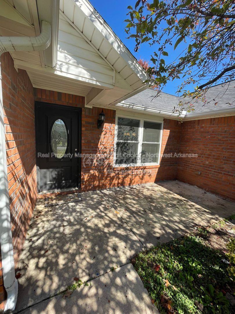House for rent at 1904 SW Spruce Rd, Bentonville, AR 72712