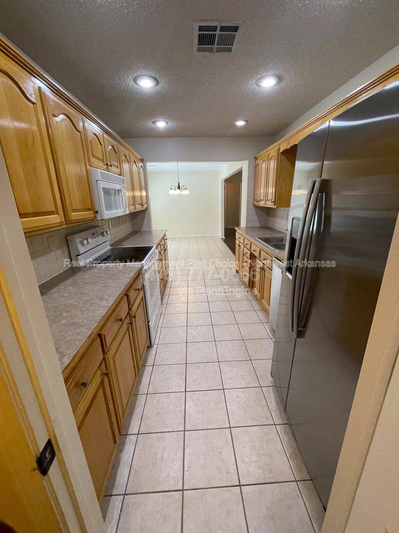 House for rent at 1904 SW Spruce Rd, Bentonville, AR 72712