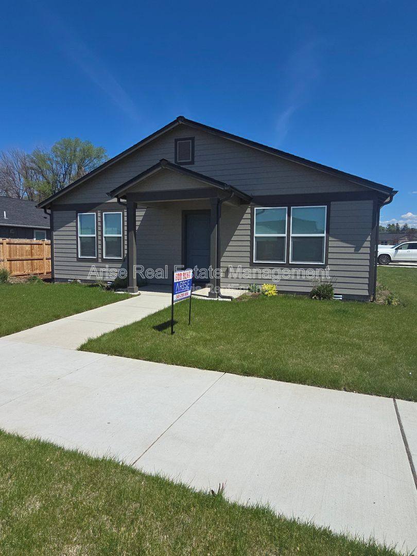 House for rent at 652 NE McCampbell St, Madras, OR 97741