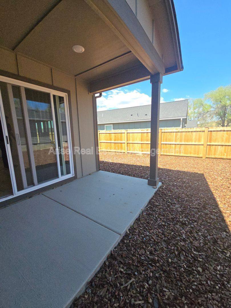 House for rent at 652 NE McCampbell St, Madras, OR 97741