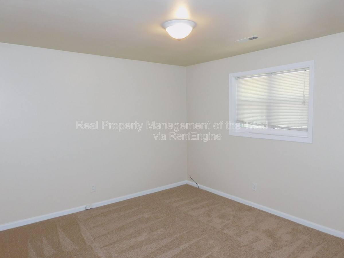 Apartment for rent at 2118 Everitt St #K, Greensboro, NC 27401