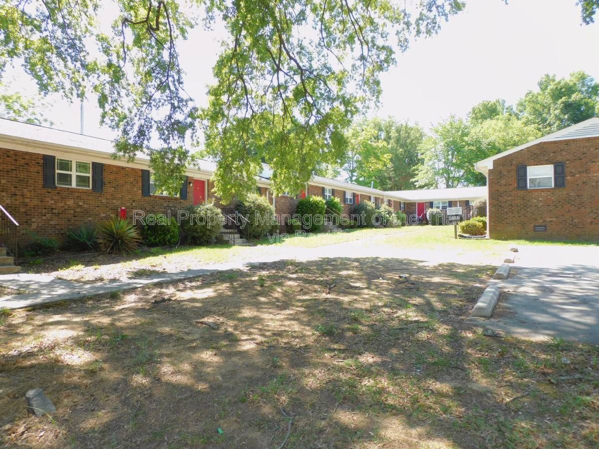 Apartment for rent at 2118 Everitt St #K, Greensboro, NC 27401
