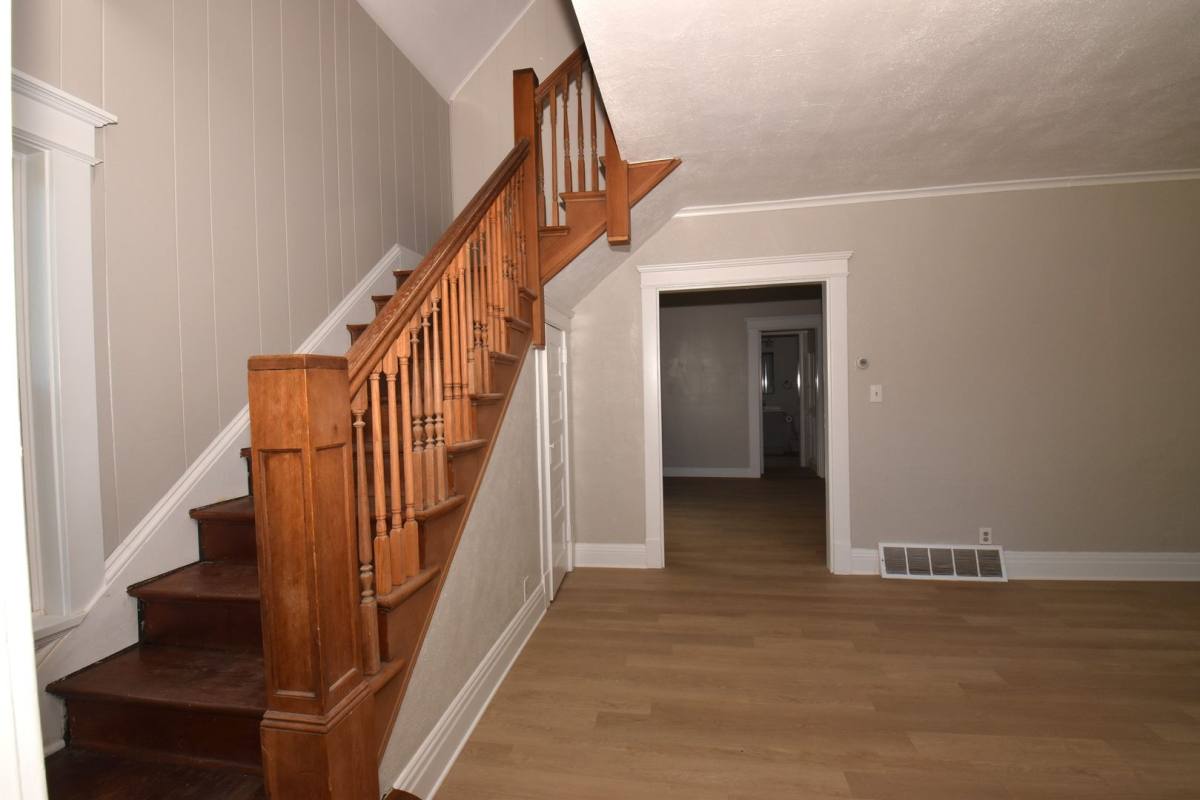 House for rent at 911 E Washington St, South Bend, IN 46617