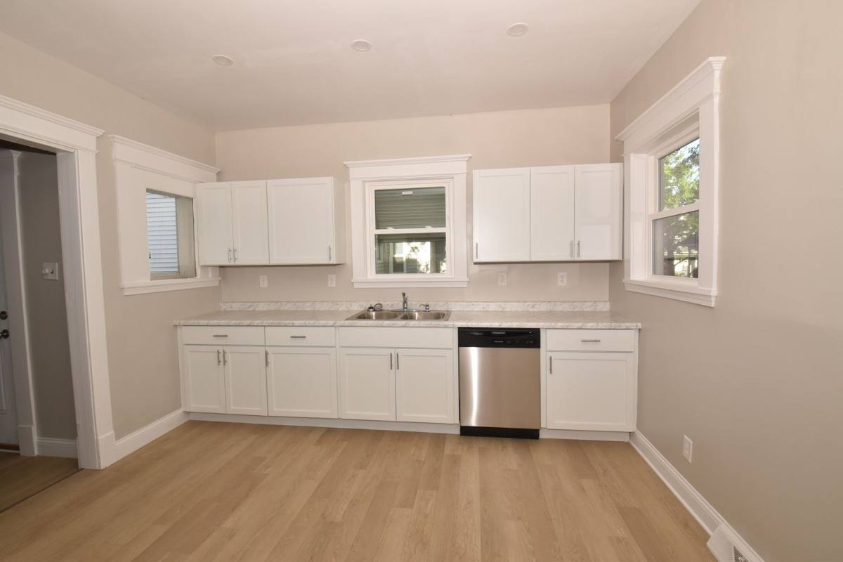 House for rent at 911 E Washington St, South Bend, IN 46617