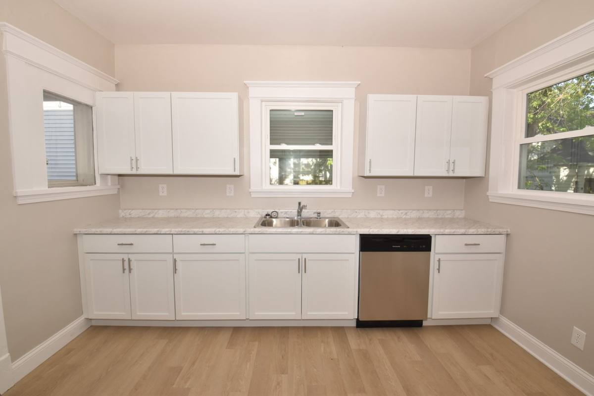 House for rent at 911 E Washington St, South Bend, IN 46617