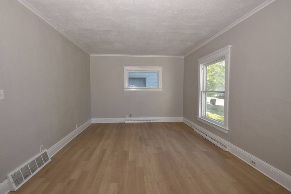 House for rent at 911 E Washington St, South Bend, IN 46617