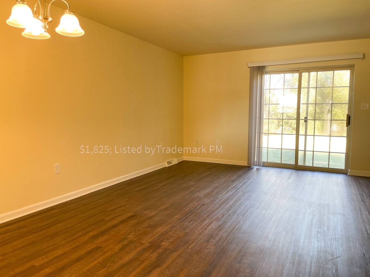 Townhouse for rent at 1921 Shady Oak Dr, Mount Joy, PA 17552