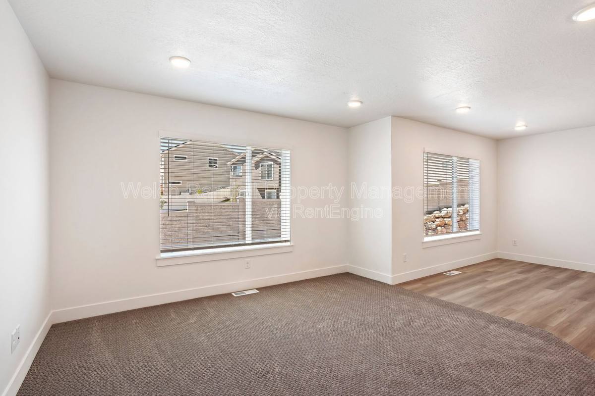 Townhouse for rent at 3102 N 1600 E, Layton, UT 84040