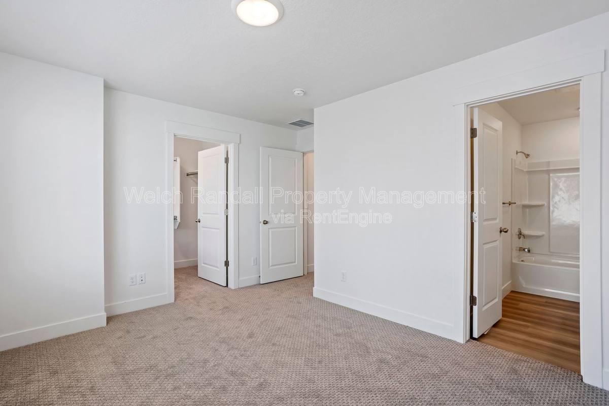 Townhouse for rent at 3102 N 1600 E, Layton, UT 84040