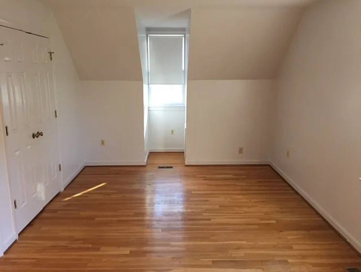 Townhouse for rent at 8994 Midway Rd, Henrico, VA 23229