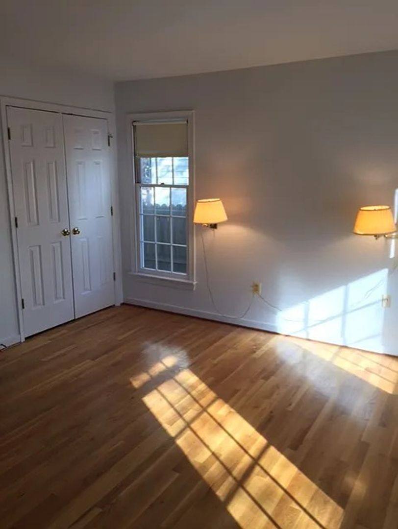 Townhouse for rent at 8994 Midway Rd, Henrico, VA 23229