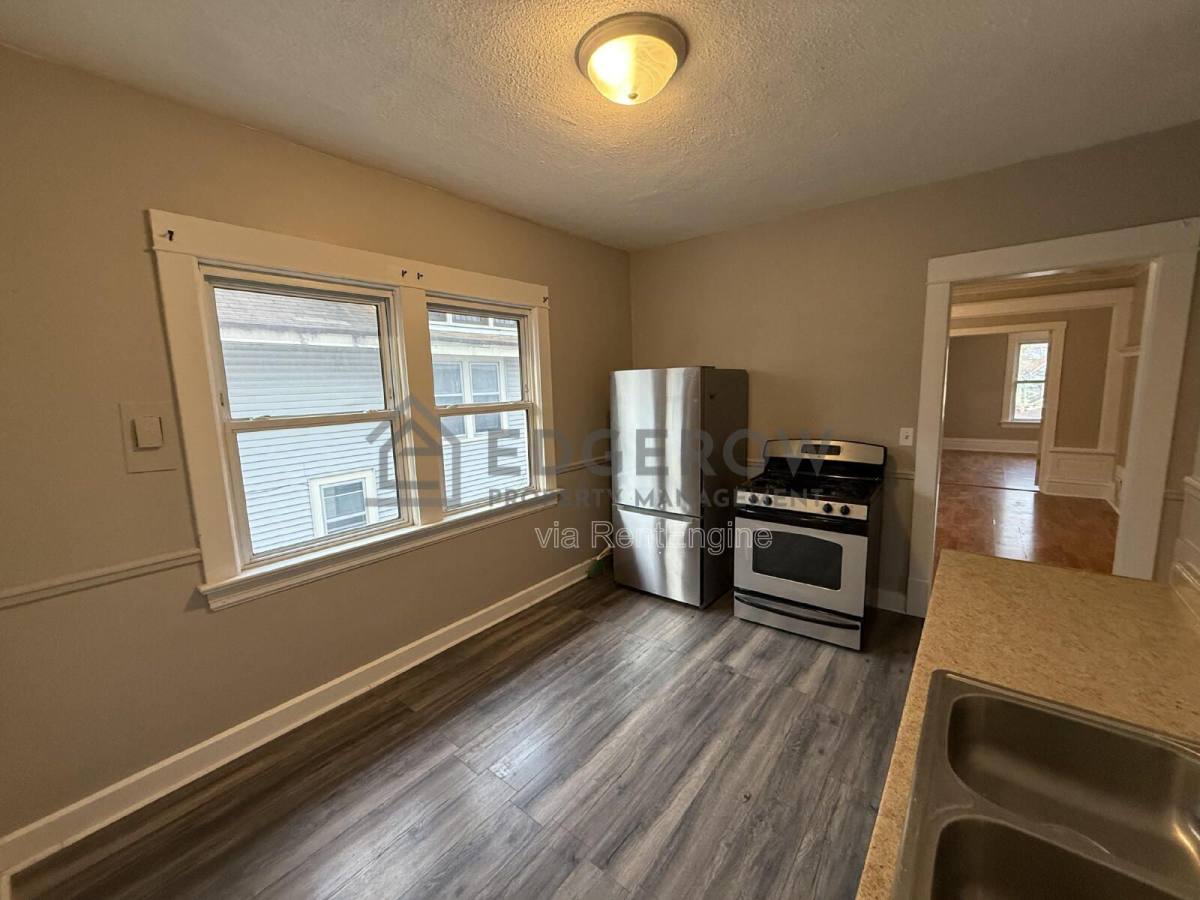 Apartment for rent at 1038 Lafayette Ave SE, Grand Rapids, MI 49507