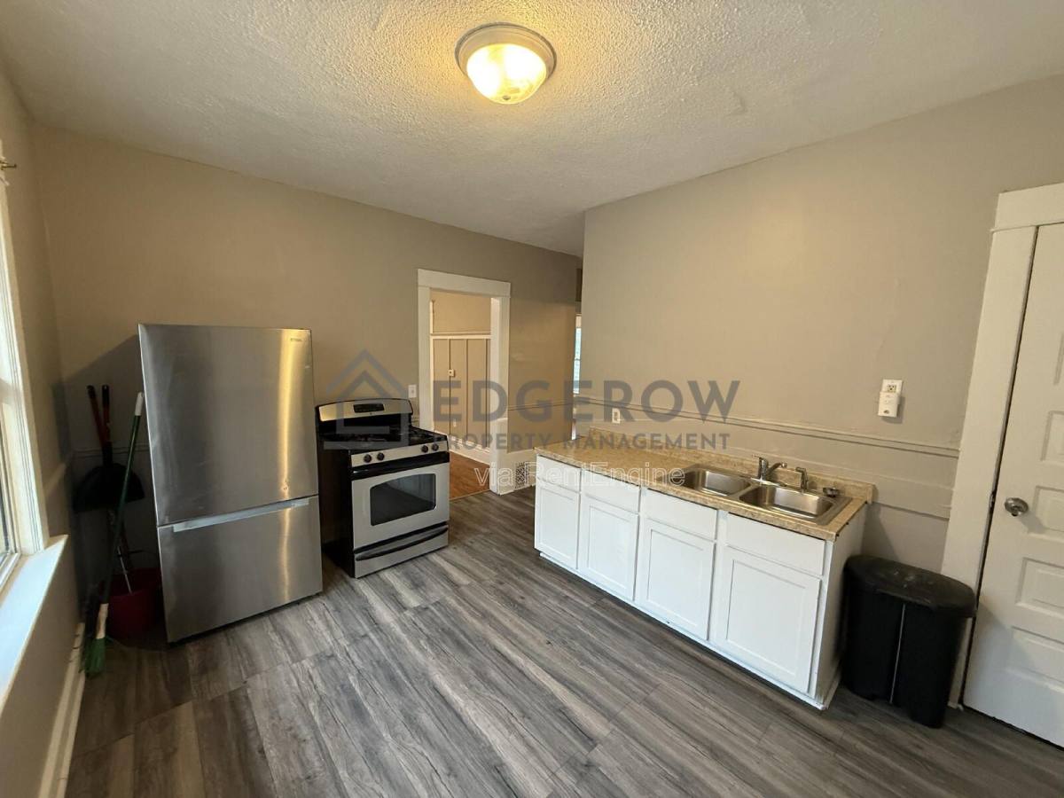 Apartment for rent at 1038 Lafayette Ave SE, Grand Rapids, MI 49507