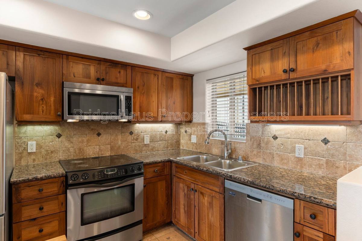 Condo for rent at 801 W Hawthorn St #304, San Diego, CA 92101
