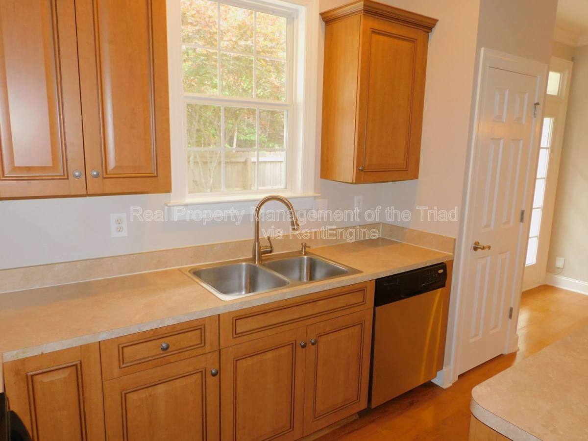 Townhouse for rent at 4 Rhododendron Dr, Greensboro, NC 27455