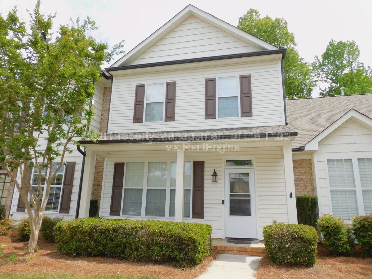 Townhouse for rent at 4 Rhododendron Dr, Greensboro, NC 27455