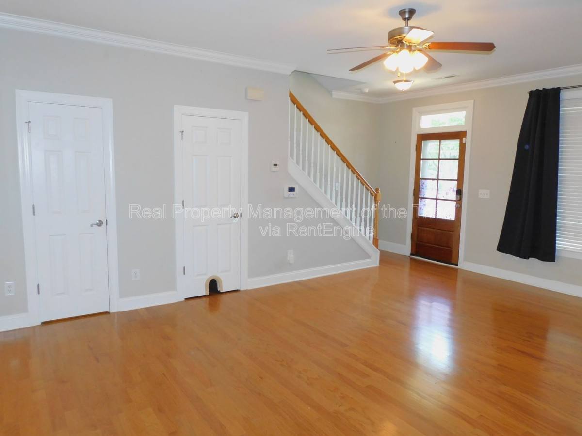 Townhouse for rent at 4 Rhododendron Dr, Greensboro, NC 27455