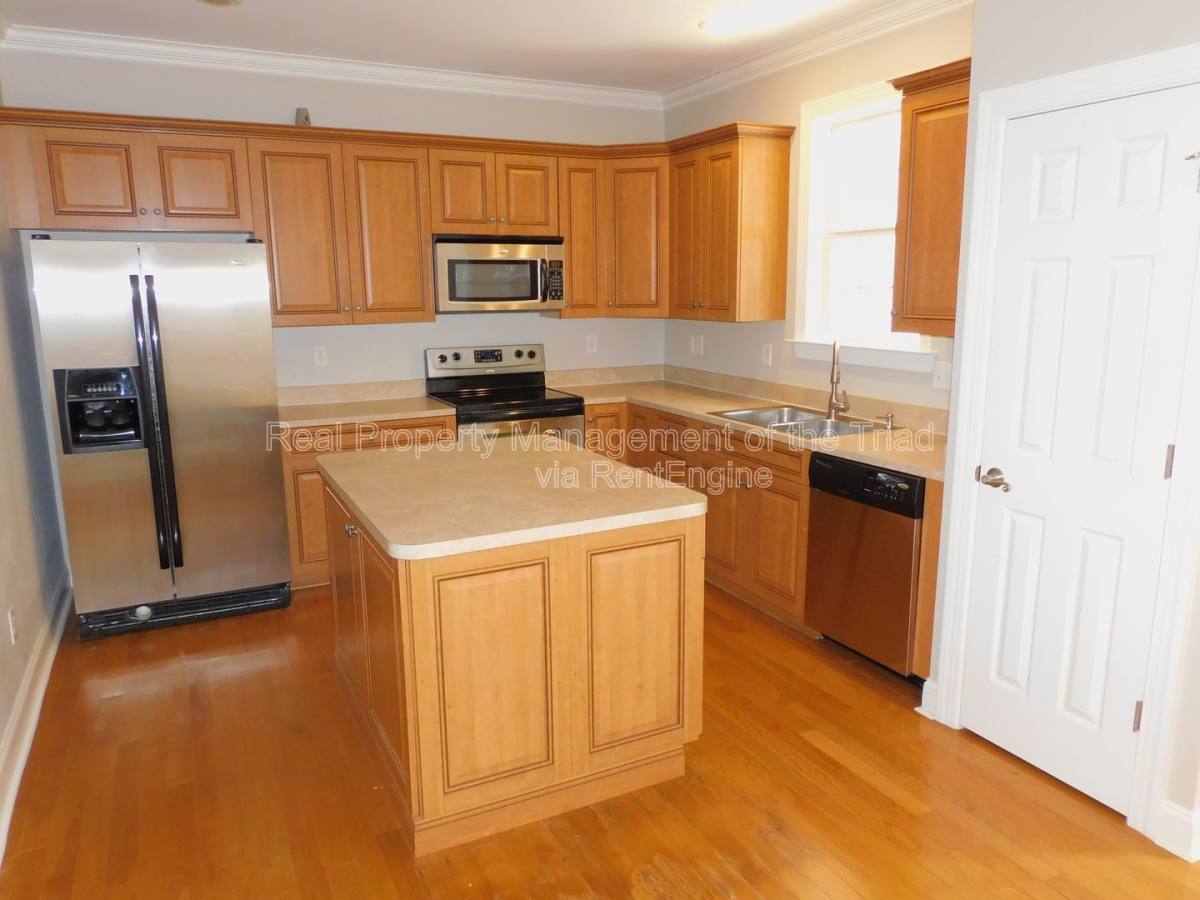 Townhouse for rent at 4 Rhododendron Dr, Greensboro, NC 27455
