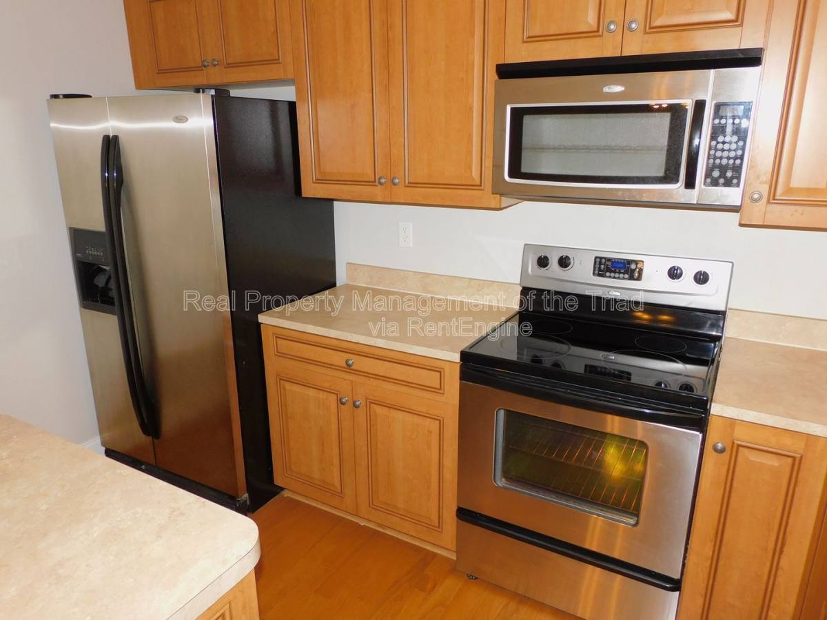 Townhouse for rent at 4 Rhododendron Dr, Greensboro, NC 27455