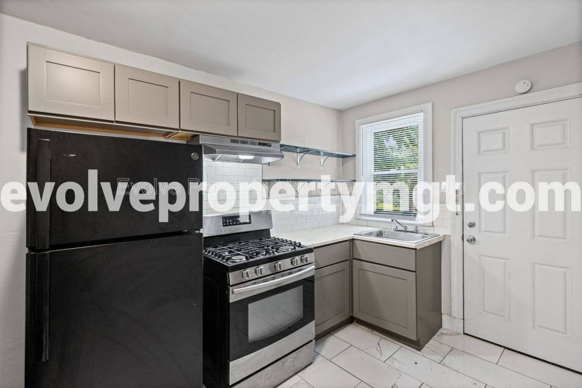 Apartment for rent at 4091 Tutwiler Ave, Memphis, TN 38122