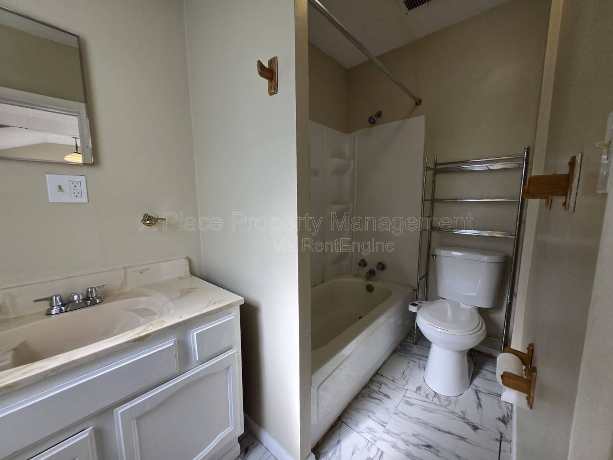 House for rent at 9429 Baltimore Ave, Saint Louis, MO 63114