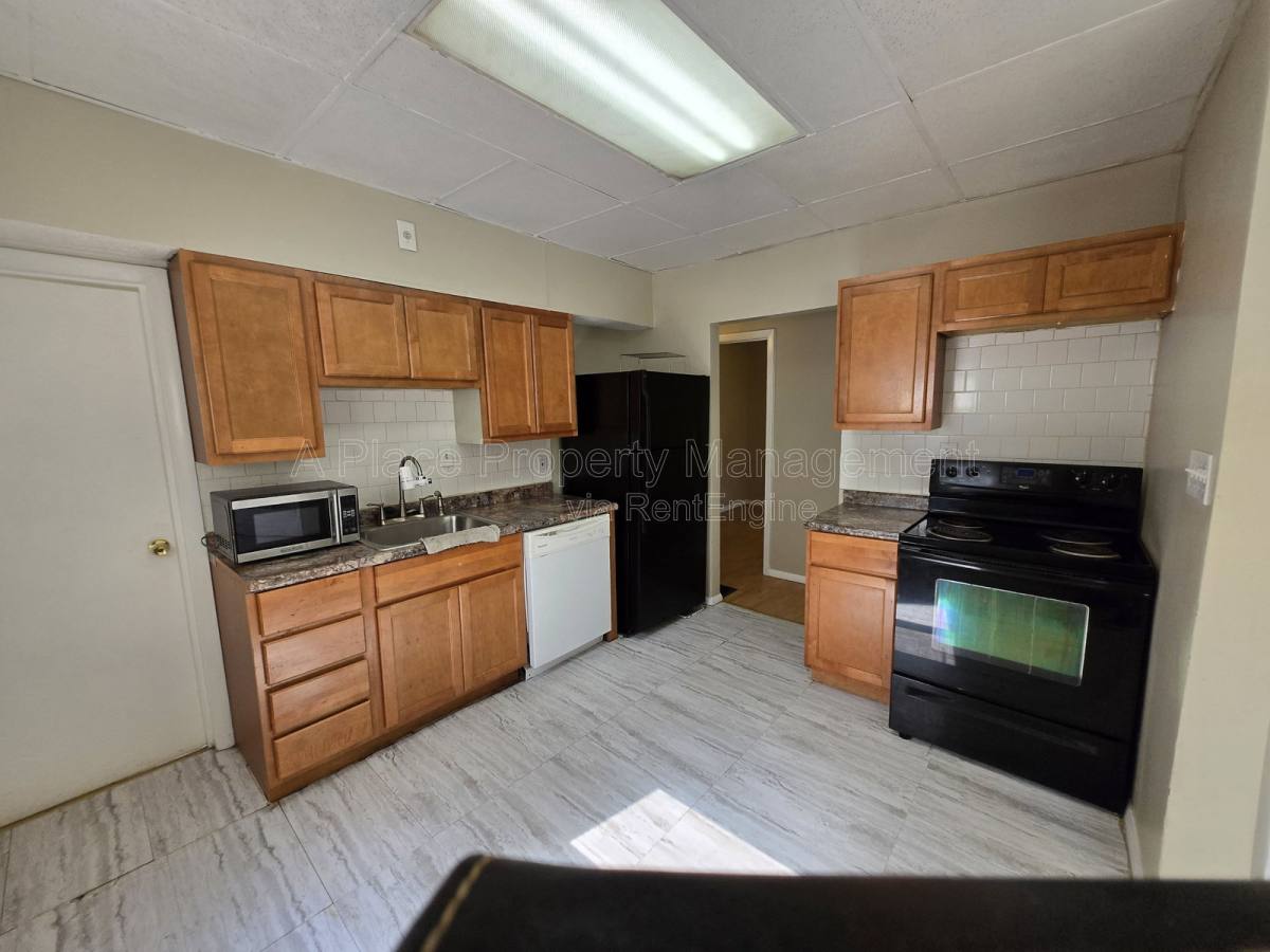 House for rent at 9429 Baltimore Ave, Saint Louis, MO 63114