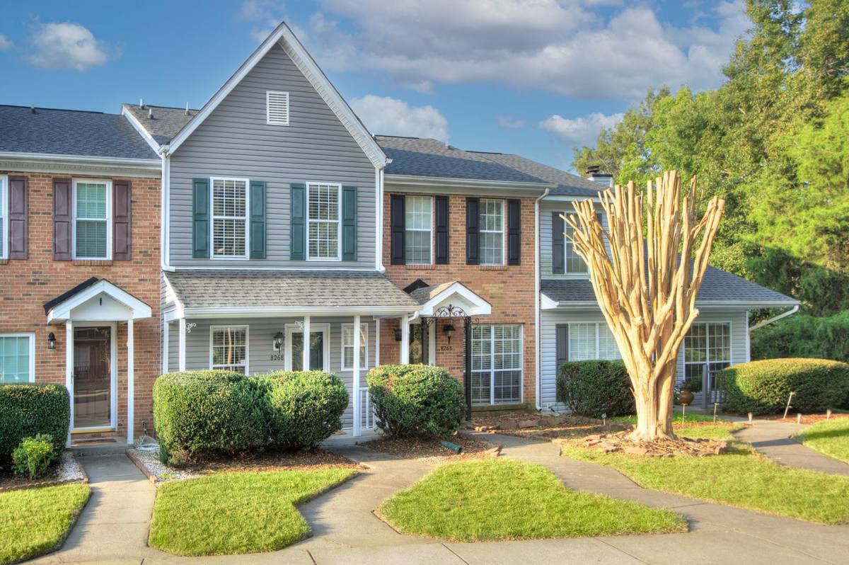 Townhouse for rent at 8268 Golf Ridge Dr, Charlotte, NC 28277