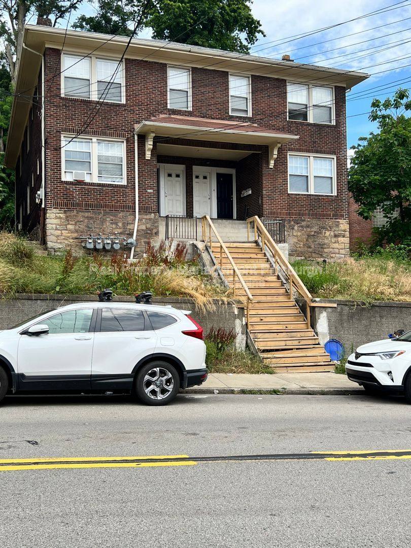 Apartment for rent at 5735 Phillips Ave #1, Pittsburgh, PA 15217